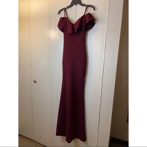 🥀*Emerald Sunday XXS Burgundy Off The Shoulder Long Fitted Dress*🥀